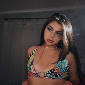 Meet your Posher, Ella